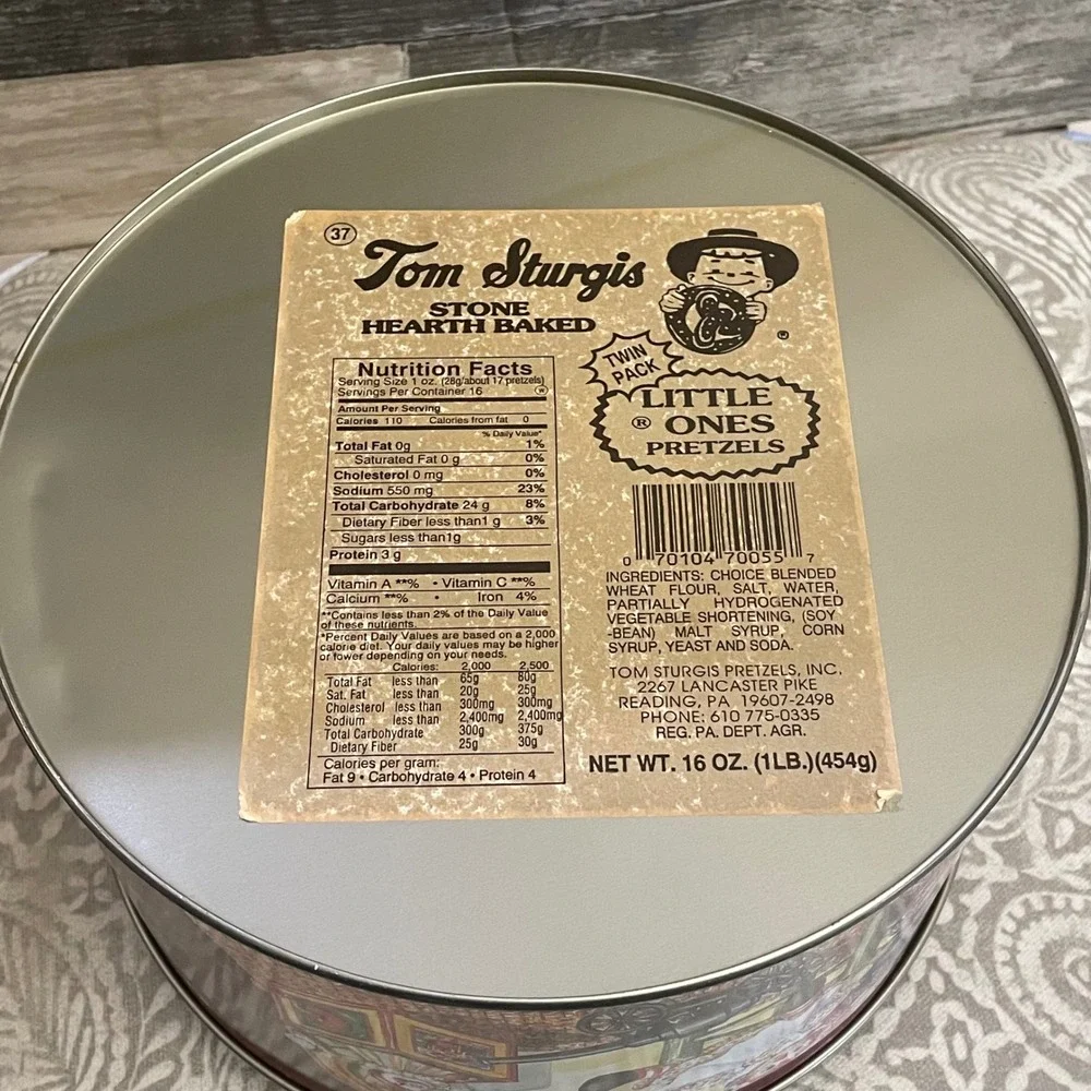 VINTAGE Tom Sturgis Tin Round Vintage Raggedy Ann Toy Decor Storage